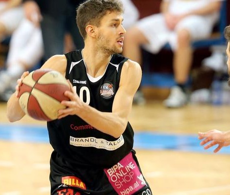 Basketball 2. Bundesliga 2015/16 Grunddurchgang 16. Runde. Woerthersee Piraten gegen Mattersburg Rocks. Jan Nicoli (Mattersburg). Klagenfurt, 30.1.2016.ABL Pictorial/Kuess