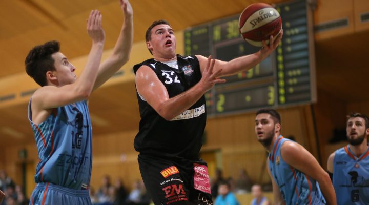 04.12.2016 Basketball 2.Bundesliga 2016/17, Grunddurchgang 9.Runde Basket 2000 vs. Mattersburg Rocks Im Bild (v.l.n.r.): Copyright Pictorial / M.Filippovits<a href=