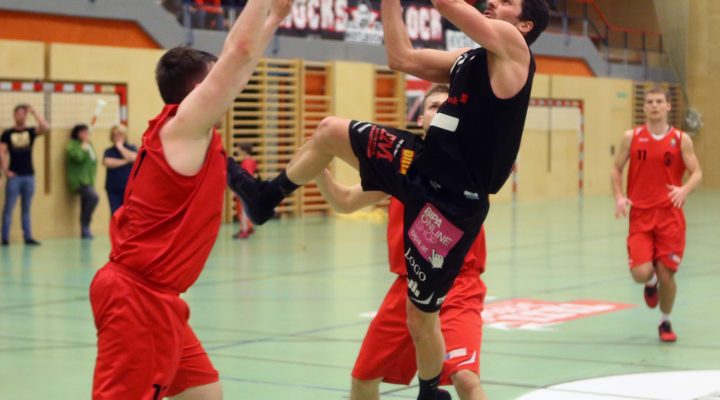 25.02.2017 Basketball 2.Bundesliga 2016/17, Grunddurchgang 18.Runde Mistelbach Mustangs vs. Mattersburg Rocks
Im Bild (v.l.n.r.): Stefan Ulreich (11)
Copyright Pictorial / M.Filippovits
office@pictorial.at
www.pictorial.at
+43 660 1412984