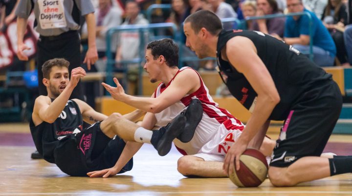 01.05.2017 Basketball 2.Bundesliga Playoff Semifinale Spiel 3 UBC St.Pölten vs. Mattersburg Rocks
Im Bild: Hannes Obermann (15)
Copyright: Pictorial / M.Proell
office@pictorial.at
www.pictorial.at